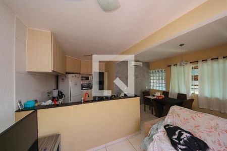 Sala/Cozinha de casa à venda com 7 quartos, 180m² em Jardim Sapopemba, São Paulo