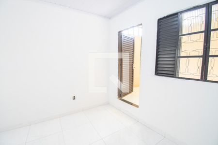 Quarto 1 de casa para alugar com 2 quartos, 40m² em Setor Habitacional Samambaia (Taguatinga), Brasília