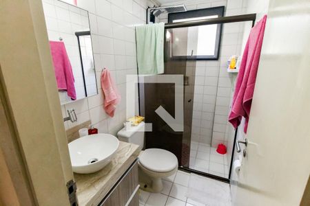 Banheiro de apartamento à venda com 2 quartos, 56m² em Vila Sonia do Taboao, Taboão da Serra
