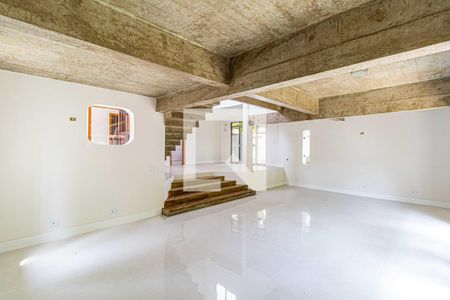 Sala de casa para alugar com 3 quartos, 400m² em Caxingui, São Paulo