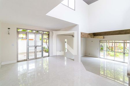 Sala de casa para alugar com 3 quartos, 400m² em Caxingui, São Paulo
