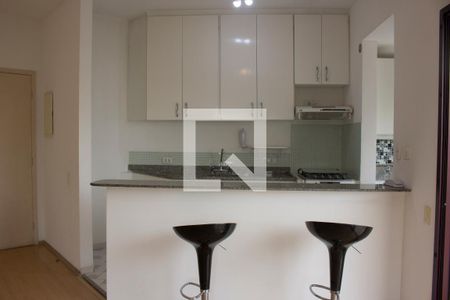 Cozinha  de apartamento à venda com 1 quarto, 53m² em Vila Suzana, São Paulo