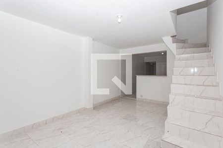 Casa à venda com 108m², 4 quartos e 1 vagaSala