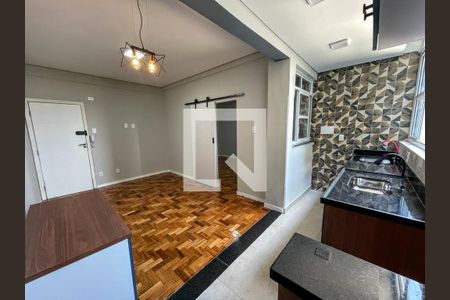 Sala e cozinha americana de apartamento à venda com 1 quarto, 44m² em Centro, Belo Horizonte