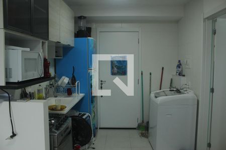 Sala/Cozinha/Área de Serviço de apartamento para alugar com 1 quarto, 27m² em Jardim Itacolomi, São Paulo