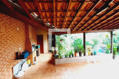 Vista da Sala de casa à venda com 3 quartos, 326m² em Vila Lourdes, Campinas