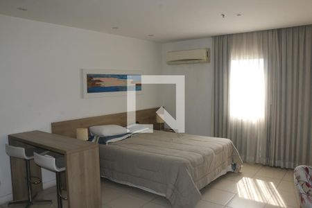 Sala/Quarto de apartamento para alugar com 1 quarto, 35m² em Centro, Nova Iguaçu