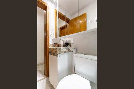 Banheiro de apartamento à venda com 2 quartos, 110m² em Copacabana, Belo Horizonte