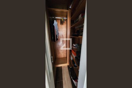 Casa para alugar com 280m², 4 quartos e 3 vagas Casa para alugar com 280m², 4 quartos e 3 vagasCloset da suíte