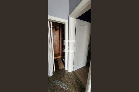 Casa para alugar com 280m², 4 quartos e 3 vagas Casa para alugar com 280m², 4 quartos e 3 vagasCloset da suíte