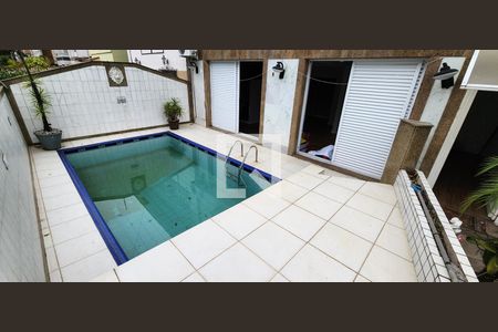 Casa para alugar com 280m², 4 quartos e 3 vagas Casa para alugar com 280m², 4 quartos e 3 vagasPiscina