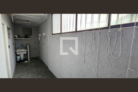 Casa para alugar com 280m², 4 quartos e 3 vagas Casa para alugar com 280m², 4 quartos e 3 vagasÁrea de Serviço