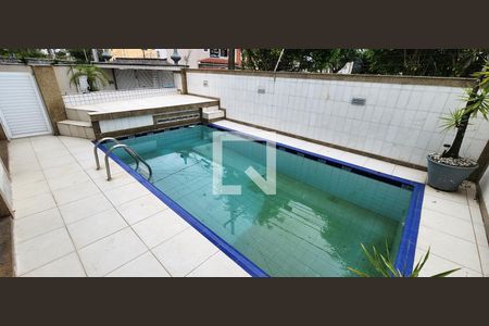 Casa para alugar com 280m², 4 quartos e 3 vagas Casa para alugar com 280m², 4 quartos e 3 vagasPiscina