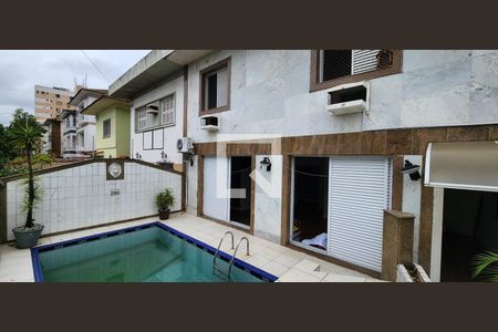 Casa para alugar com 280m², 4 quartos e 3 vagas Casa para alugar com 280m², 4 quartos e 3 vagasPiscina