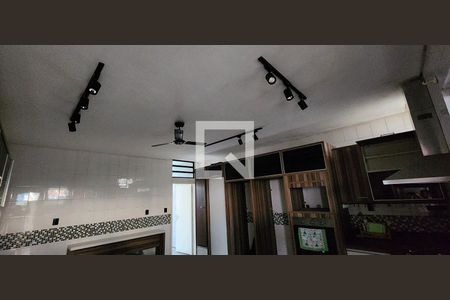 Casa para alugar com 280m², 4 quartos e 3 vagas Casa para alugar com 280m², 4 quartos e 3 vagasDetalhe da cozinha