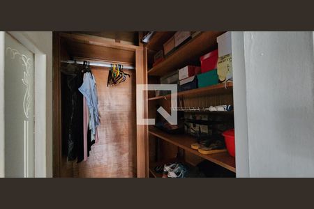 Casa para alugar com 280m², 4 quartos e 3 vagas Casa para alugar com 280m², 4 quartos e 3 vagasCloset da suíte