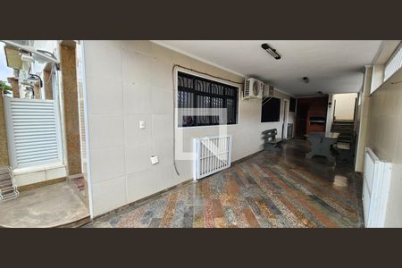 Casa para alugar com 280m², 4 quartos e 3 vagas Casa para alugar com 280m², 4 quartos e 3 vagasGaragem