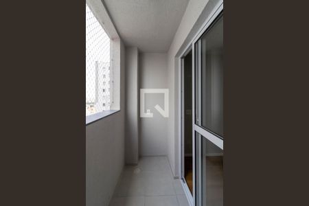 Varanda da Sala/Cozinha de apartamento para alugar com 1 quarto, 27m² em Vila das Bandeiras, Guarulhos