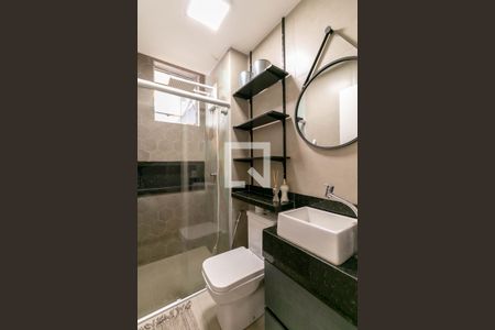 Banheiro de apartamento para alugar com 1 quarto, 65m² em Palmeiras, Belo Horizonte