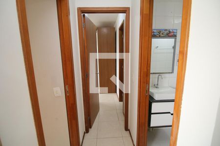 Sala - Corredor de apartamento para alugar com 2 quartos, 53m² em Irajá, Rio de Janeiro