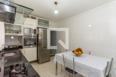 Casa à venda com 120m², 2 quartos e 2 vagas Casa à venda com 120m², 2 quartos e 2 vagasCozinha