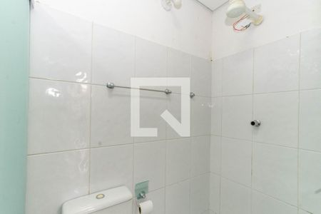 Casa à venda com 120m², 2 quartos e 2 vagas Casa à venda com 120m², 2 quartos e 2 vagasBanheiro da edícula