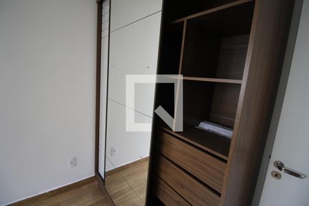 Armário quarto 1 de apartamento para alugar com 2 quartos, 38m² em Vila Butantã, São Paulo