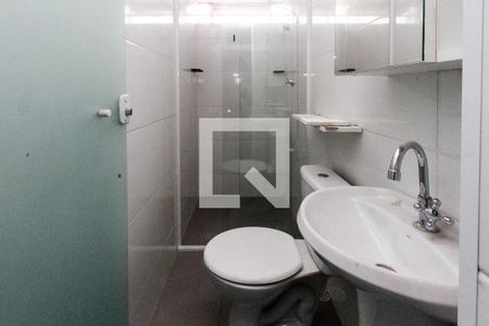 Banheiro de kitnet/studio para alugar com 1 quarto, 26m² em Jardim Avelino, São Paulo