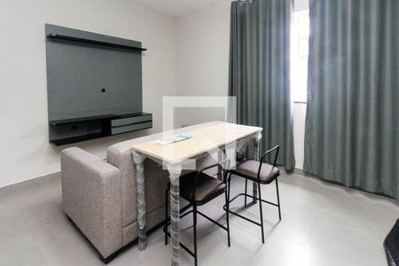 Sala e Cozinha de kitnet/studio para alugar com 1 quarto, 26m² em Jardim Avelino, São Paulo