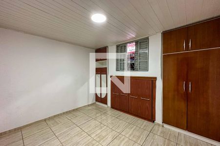 Quarto 1 de casa para alugar com 1 quarto, 60m² em Vila Continental, São Paulo