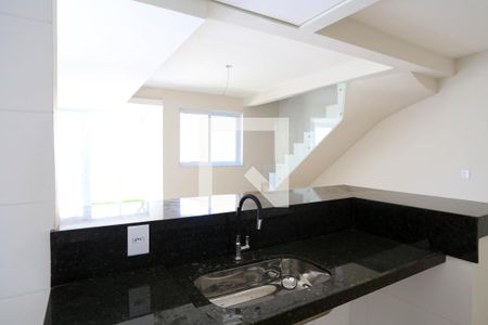 Cozinha de casa à venda com 3 quartos, 120m² em Esplanada, Belo Horizonte