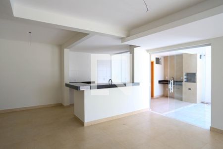 Sala de casa à venda com 3 quartos, 120m² em Esplanada, Belo Horizonte