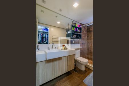 Casa à venda com 427m², 4 quartos e 4 vagas Casa à venda com 427m², 4 quartos e 4 vagasQuarto 2 - Suite