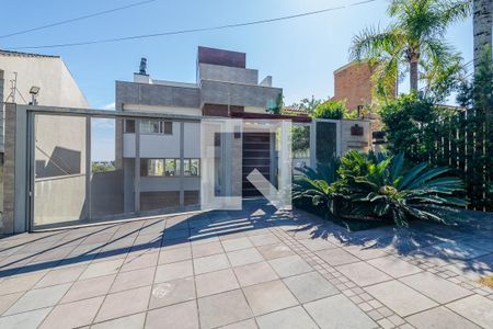 Casa à venda com 427m², 4 quartos e 4 vagas Casa à venda com 427m², 4 quartos e 4 vagasFachada