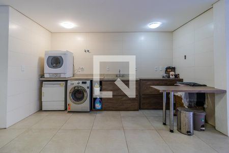 Casa à venda com 427m², 4 quartos e 4 vagas Casa à venda com 427m², 4 quartos e 4 vagasÁrea de Serviço