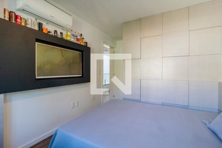 Casa à venda com 427m², 4 quartos e 4 vagas Casa à venda com 427m², 4 quartos e 4 vagasQuarto 3