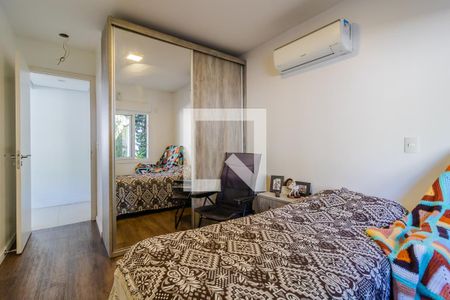 Casa à venda com 427m², 4 quartos e 4 vagas Casa à venda com 427m², 4 quartos e 4 vagasQuarto 4