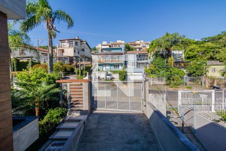 Casa à venda com 427m², 4 quartos e 4 vagas Casa à venda com 427m², 4 quartos e 4 vagasVista