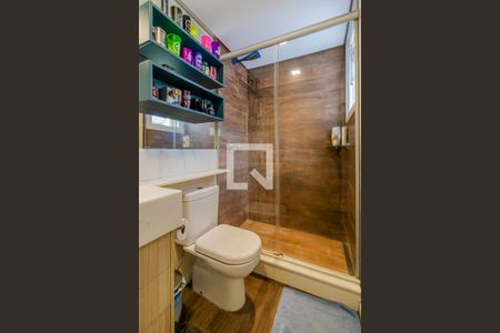 Casa à venda com 427m², 4 quartos e 4 vagas Casa à venda com 427m², 4 quartos e 4 vagasQuarto 2 - Suite