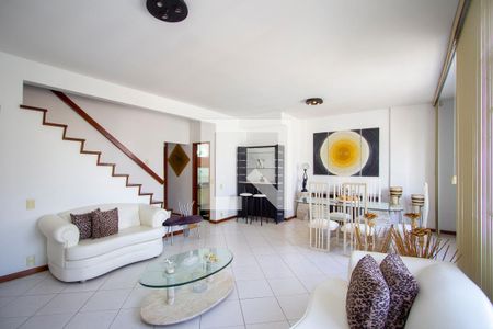 Sala de apartamento à venda com 3 quartos, 258m² em Icaraí, Niterói