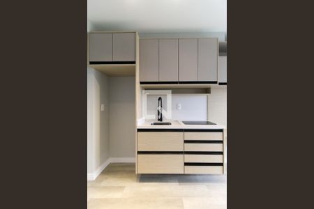 Cozinha de apartamento para alugar com 1 quarto, 28m² em Pinheiros, São Paulo