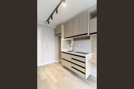 Cozinha de apartamento para alugar com 1 quarto, 28m² em Pinheiros, São Paulo