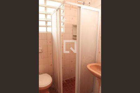 Banheiro de casa para alugar com 1 quarto, 60m² em Centro, Embu das Artes