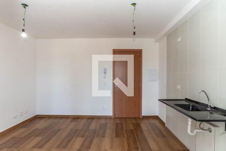 Sala/Cozinha de apartamento para alugar com 2 quartos, 48m² em Vila Galvão, Guarulhos