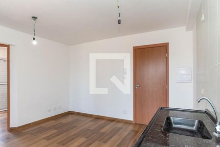 Sala/Cozinha de apartamento para alugar com 2 quartos, 48m² em Vila Galvão, Guarulhos