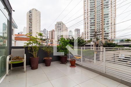 Varanda de casa à venda com 4 quartos, 250m² em Vila Regente Feijó, São Paulo