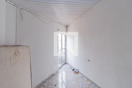 Quarto de casa para alugar com 1 quarto, 20m² em Parque Roseira, Carapicuíba