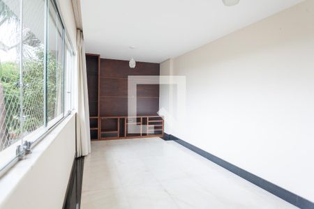 Casa de condomínio à venda com 580m², 4 quartos e 5 vagas Casa de condomínio à venda com 580m², 4 quartos e 5 vagasquarto 3