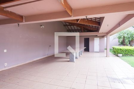 Casa de condomínio à venda com 580m², 4 quartos e 5 vagas Casa de condomínio à venda com 580m², 4 quartos e 5 vagasQuintal