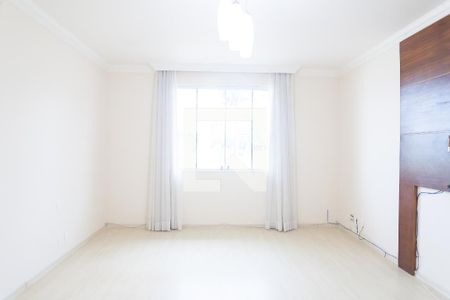 Casa de condomínio à venda com 580m², 4 quartos e 5 vagas Casa de condomínio à venda com 580m², 4 quartos e 5 vagassuite